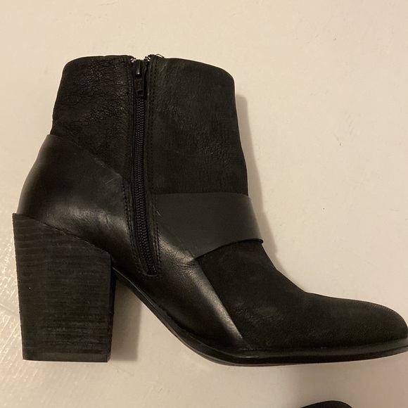 Aldo Kyna Leather Booties - Picture 2 of 8